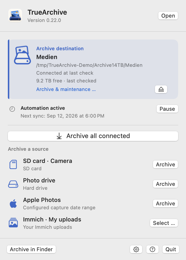 TrueArchive’s idle menu bar window with archive destination, automation and archive actions.